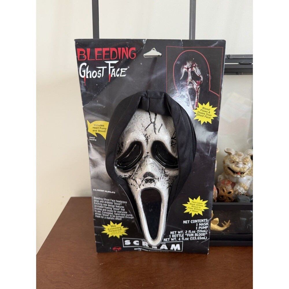 RARE Scream Ghost Face Bleeding Halloween Mask w/Blood Heart Pump NEW 2010